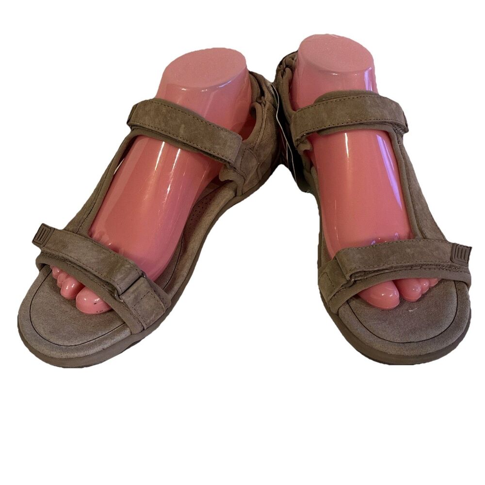 G. H. Bass & Co. Walk Women's Tan Sandals. Propel   Size 9 New W/ Tags.